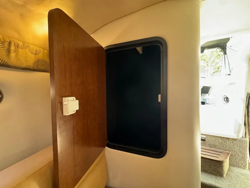 Slide: The Image of Crownline Boats 264 CR 2020 - 112