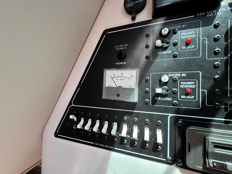 Slide: The Image of Crownline Boats 264 CR 2020 - 118