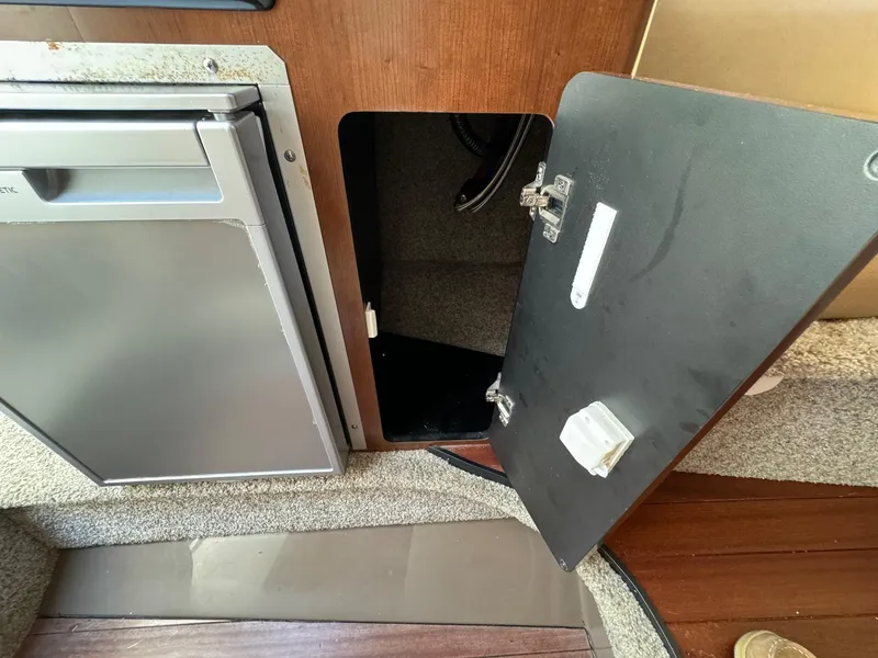 Slide: The Image of Crownline Boats 264 CR 2020 - 125