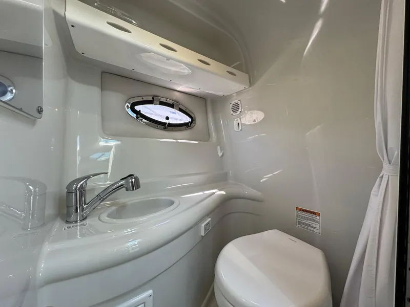 Slide: The Image of Crownline Boats 264 CR 2020 - 131