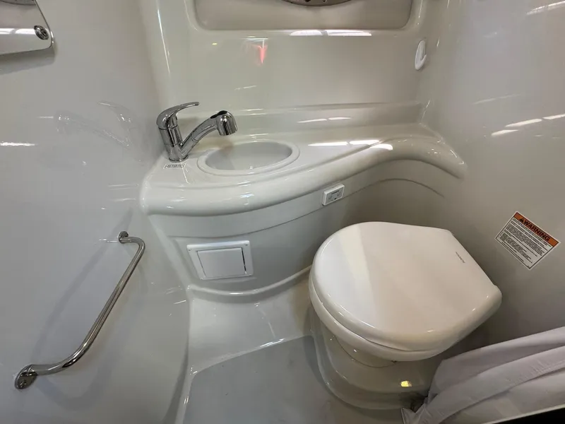 Slide: The Image of Crownline Boats 264 CR 2020 - 135