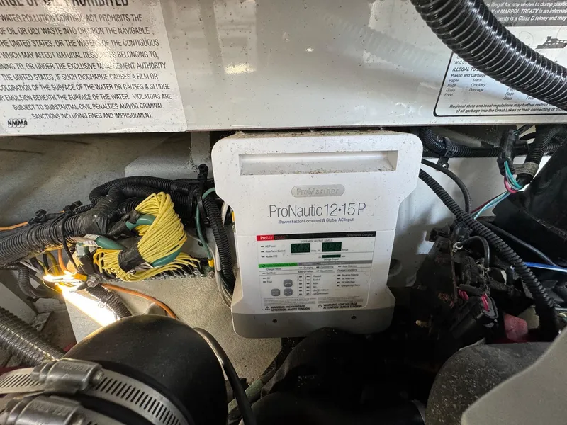 Slide: The Image of Crownline Boats 264 CR 2020 - 146