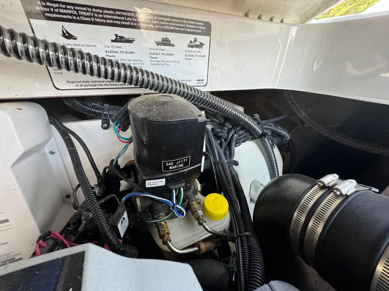 Slide: The Image of Crownline Boats 264 CR 2020 - 147