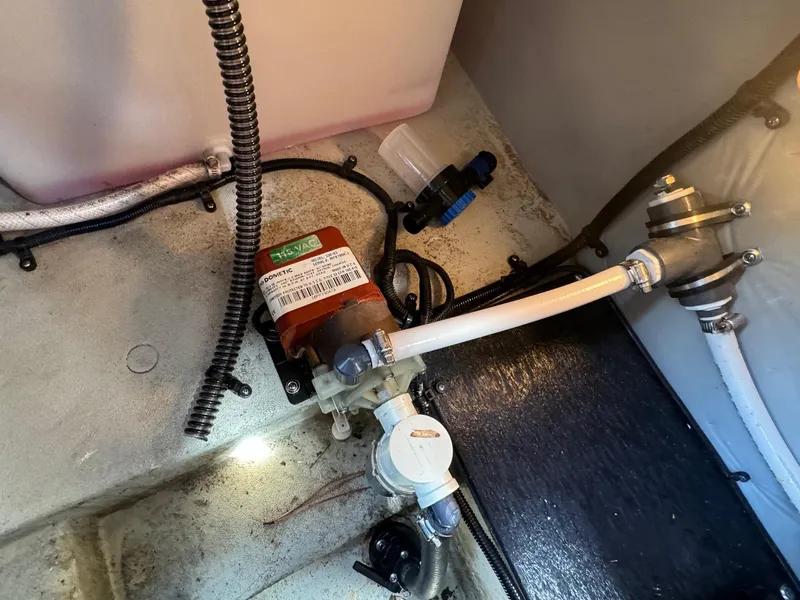 Slide: The Image of Crownline Boats 264 CR 2020 - 149