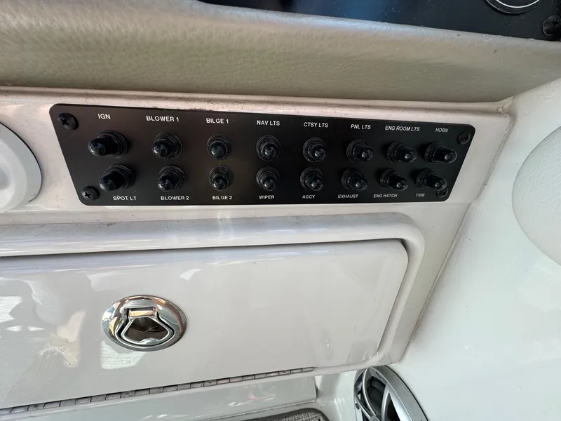 Slide: The Image of Crownline Boats 264 CR 2020 - 50