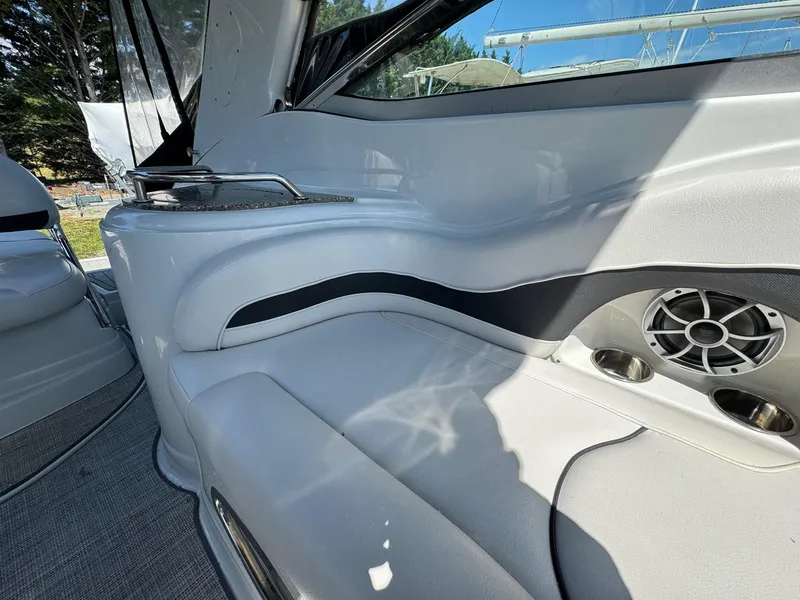 Slide: The Image of Crownline Boats 264 CR 2020 - 60