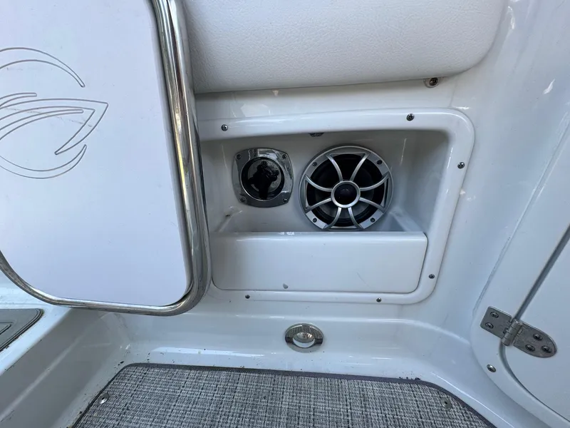 Slide: The Image of Crownline Boats 264 CR 2020 - 70