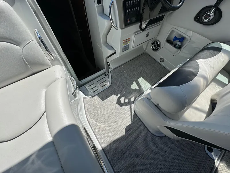 Slide: The Image of Crownline Boats 264 CR 2020 - 71