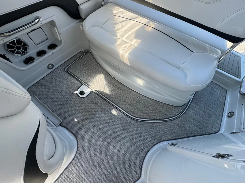 Slide: The Image of Crownline Boats 264 CR 2020 - 72