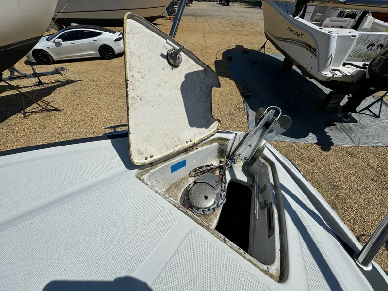 Slide: The Image of Crownline Boats 264 CR 2020 - 78