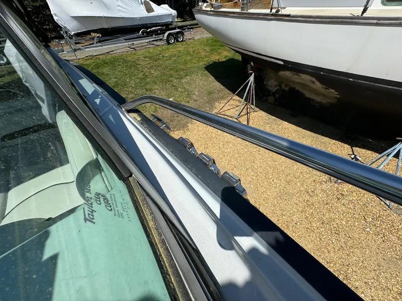 Slide: The Image of Crownline Boats 264 CR 2020 - 81