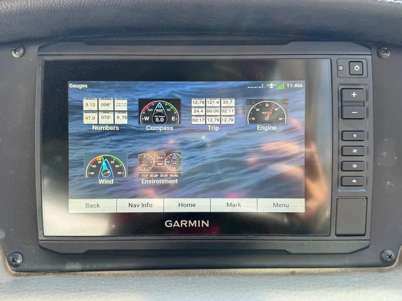 Slide: The Image of Crownline Boats 264 CR 2020 - 91