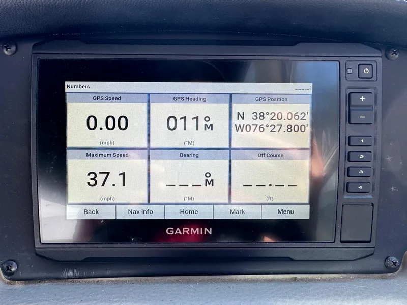 Slide: The Image of Crownline Boats 264 CR 2020 - 92