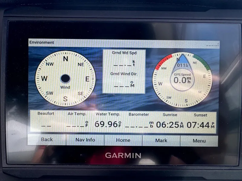 Slide: The Image of Crownline Boats 264 CR 2020 - 95