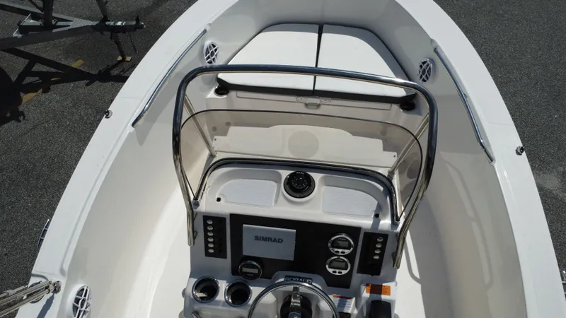 Slide: The Image of Robalo R180 Center Console 2024 - 10