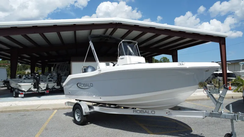 Slide: The Image of Robalo R180 Center Console 2024 - 6