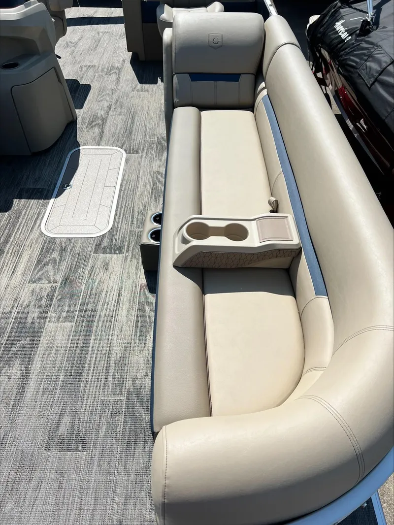 Slide: The Image of Sweetwater SW2486DT 2024 - 17