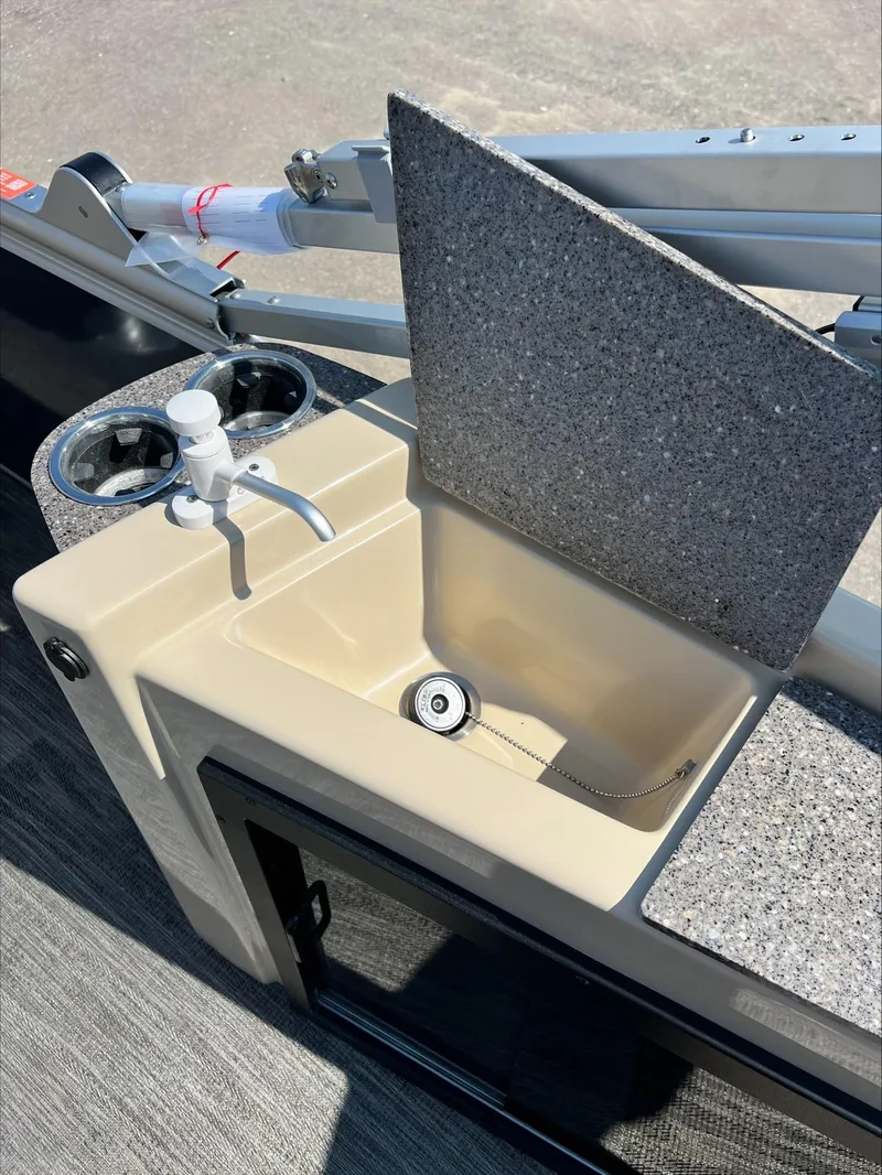 Slide: The Image of Sweetwater SW2486DT 2024 - 21