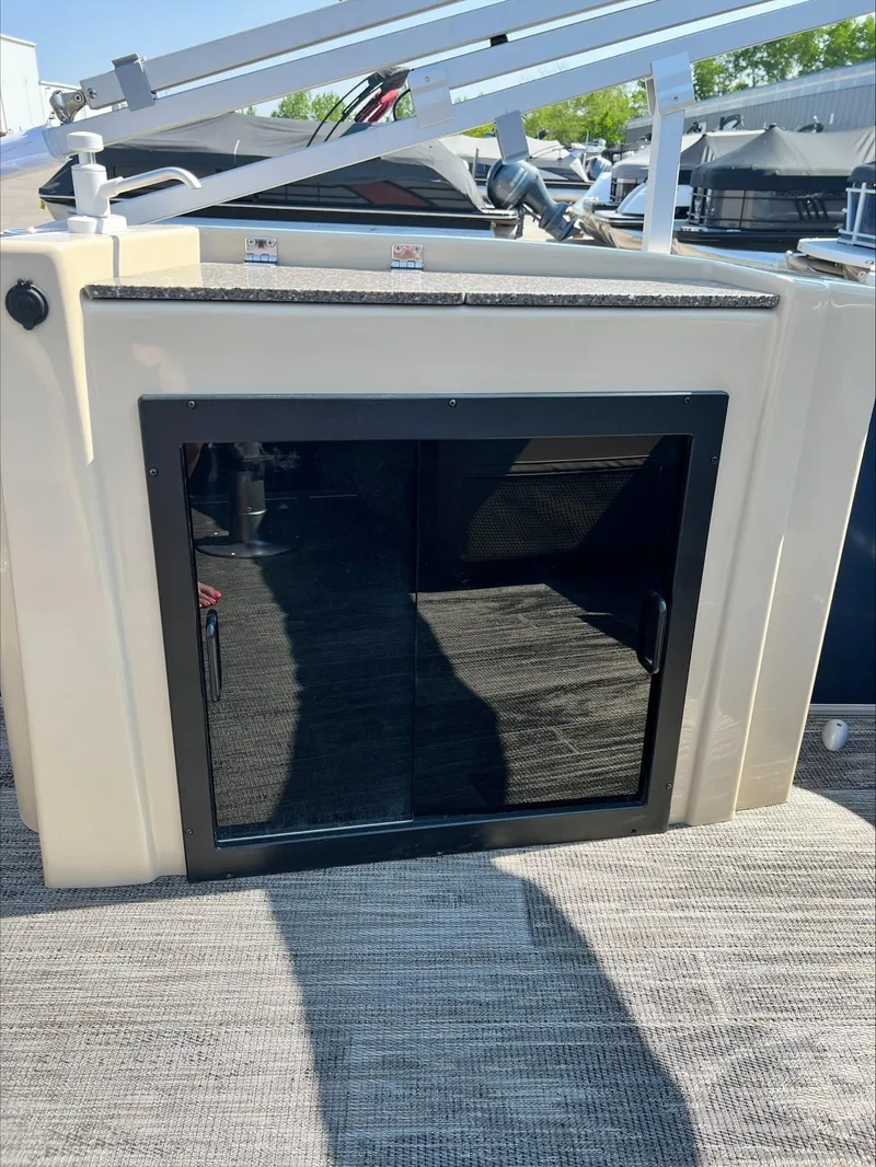 Slide: The Image of Sweetwater SW2486DT 2024 - 22