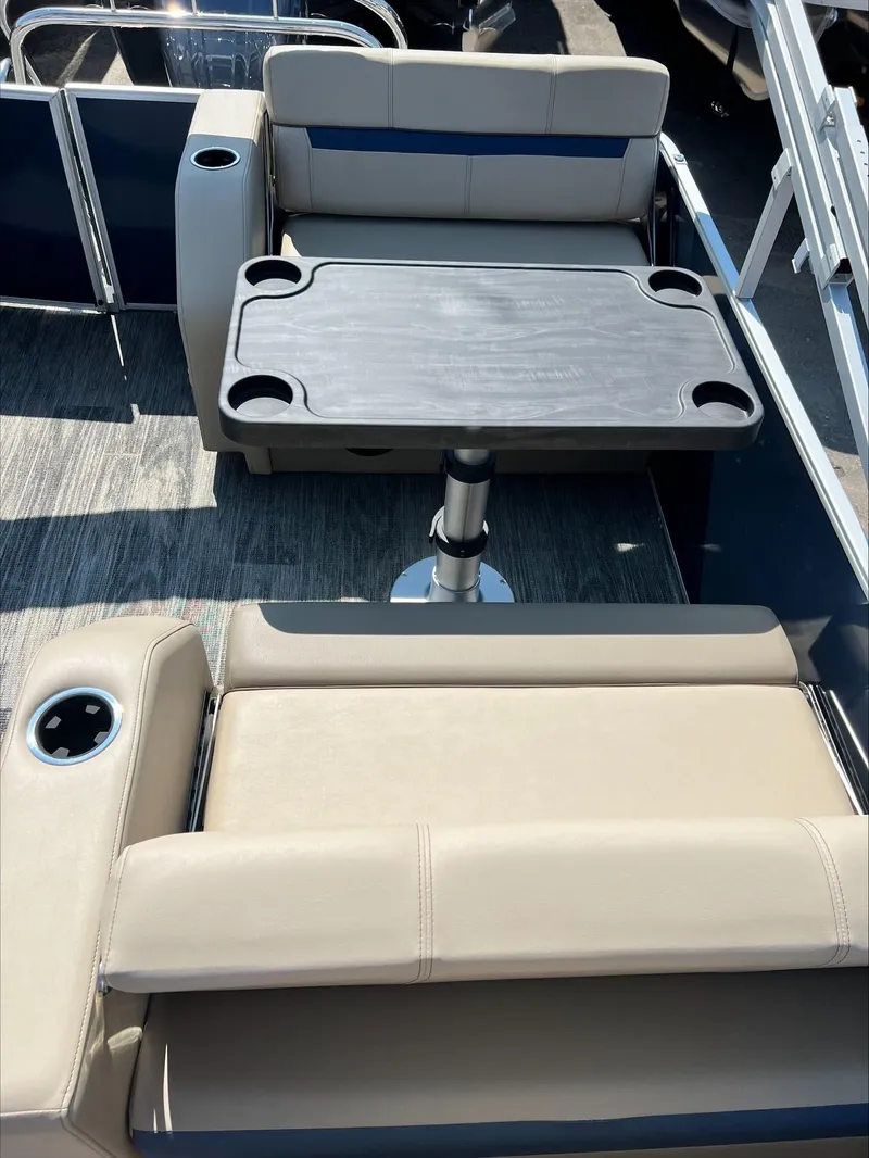 Slide: The Image of Sweetwater SW2486DT 2024 - 23