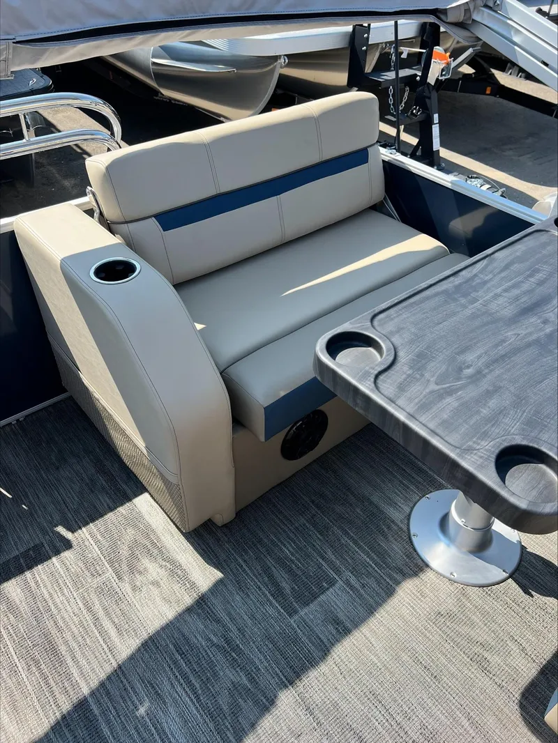 Slide: The Image of Sweetwater SW2486DT 2024 - 24