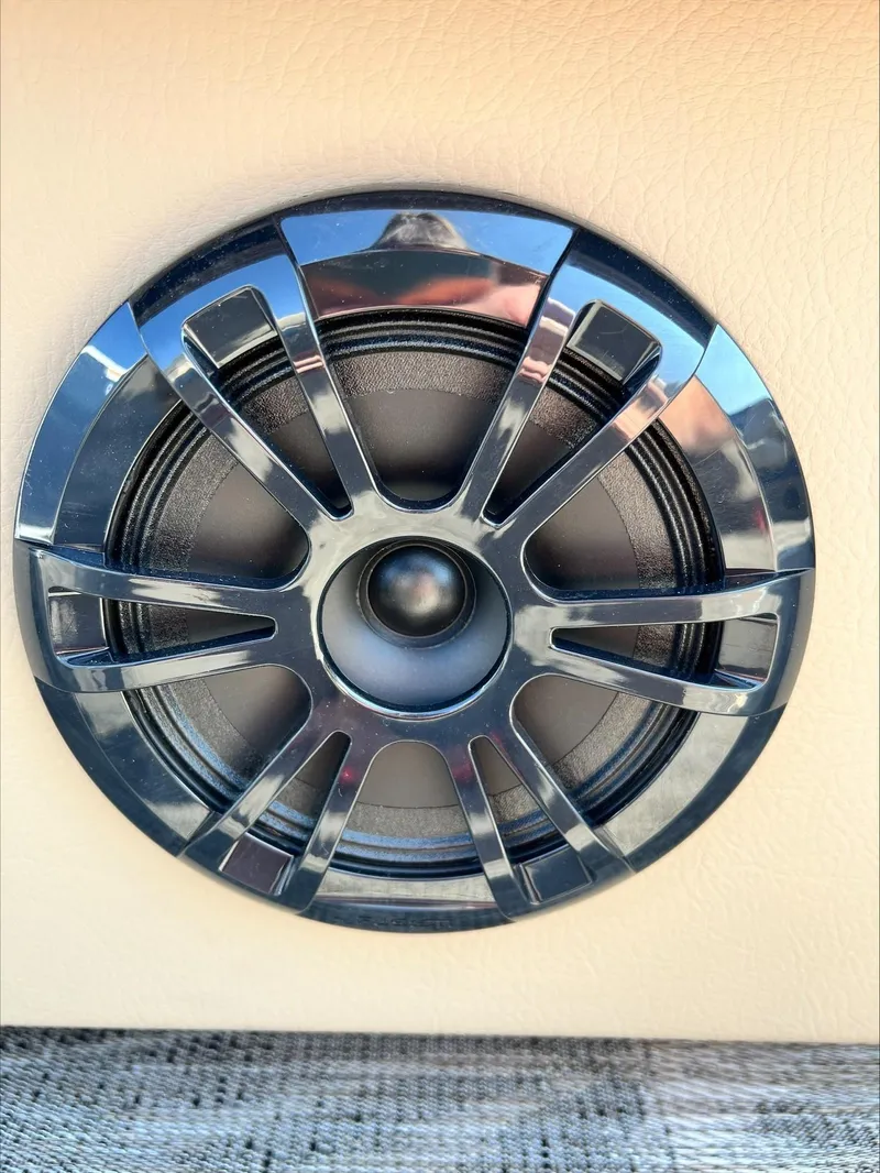 Slide: The Image of Sweetwater SW2486DT 2024 - 25