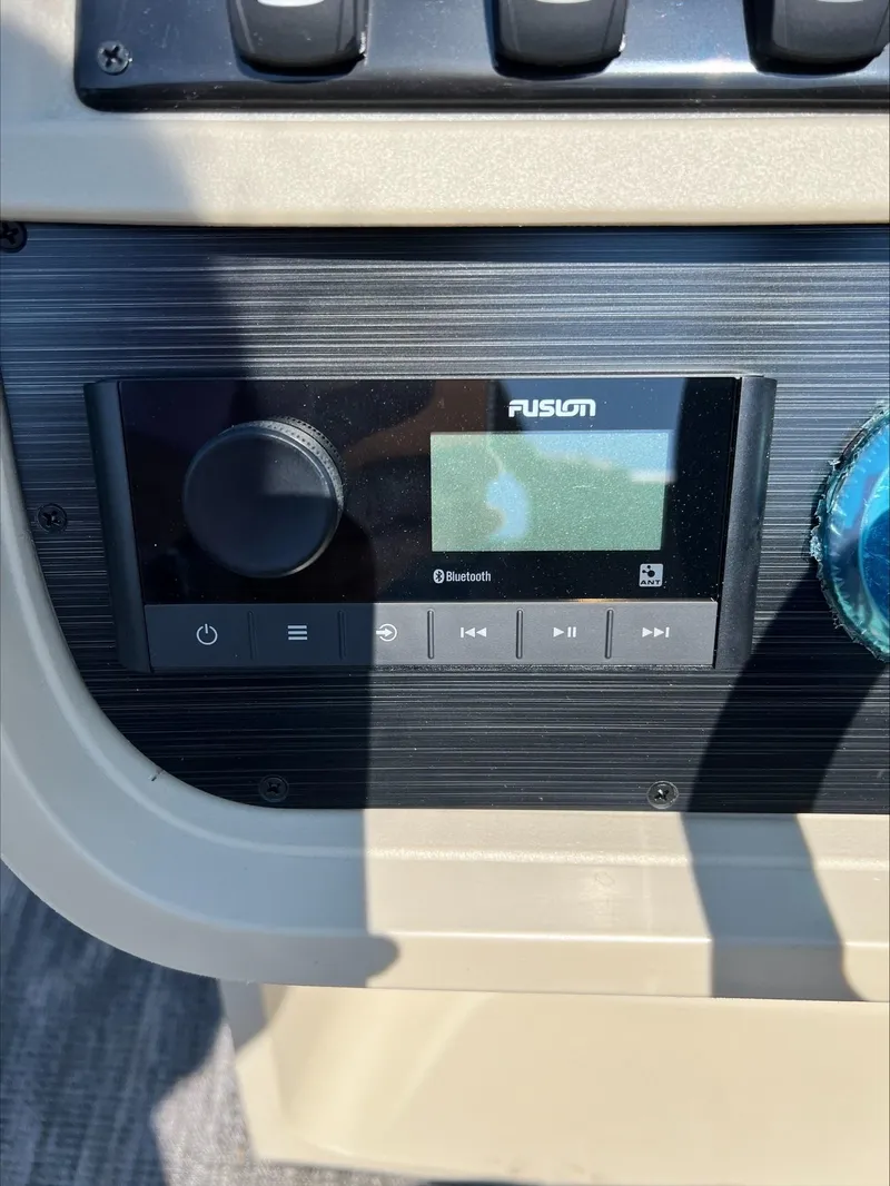 Slide: The Image of Sweetwater SW2486DT 2024 - 6