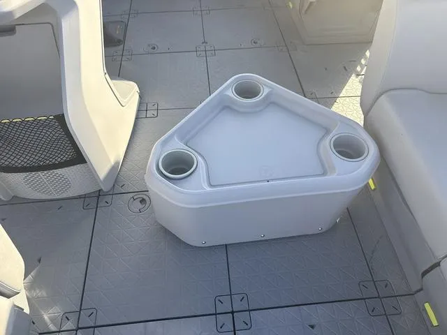 Slide: The Image of Sea-Doo PB SWT CRUISE 18 170 CAT BE GALV 24 2024 - 14