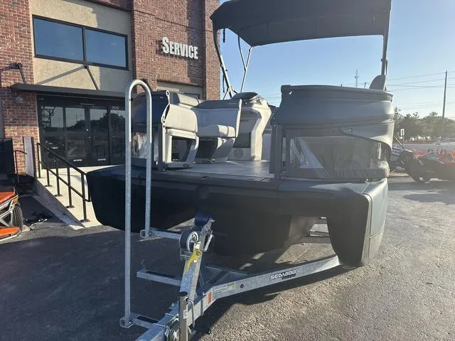 Slide: The Image of Sea-Doo PB SWT CRUISE 18 170 CAT BE GALV 24 2024 - 5