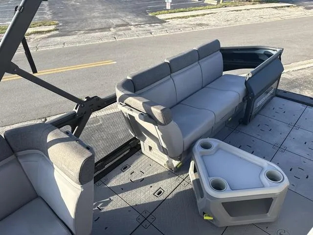 Slide: The Image of Sea-Doo PB SWT CRUISE 18 170 CAT BE GALV 24 2024 - 7