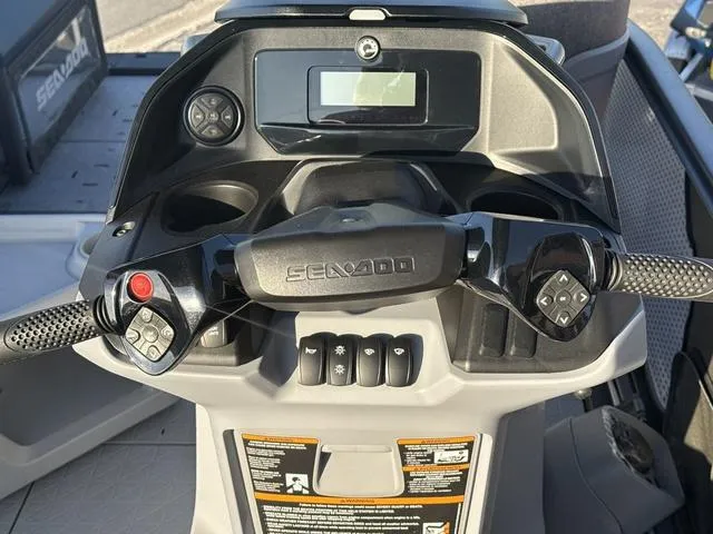 Slide: The Image of Sea-Doo PB SWT CRUISE 18 170 CAT BE GALV 24 2024 - 9