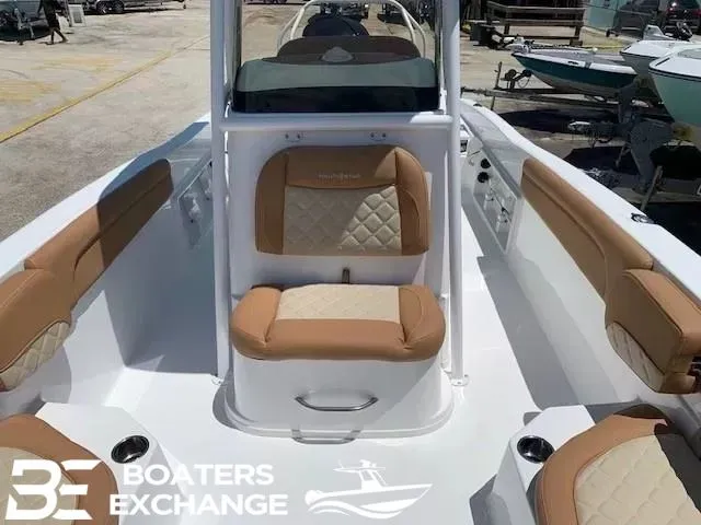 Slide: The Image of NauticStar 231 Hybrid 2024 - 8