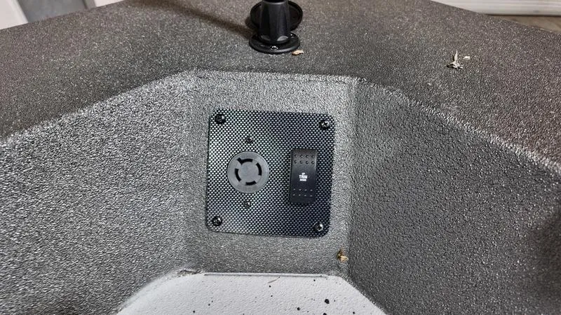 Slide: The Image of SeaArk RXT 170 - 10