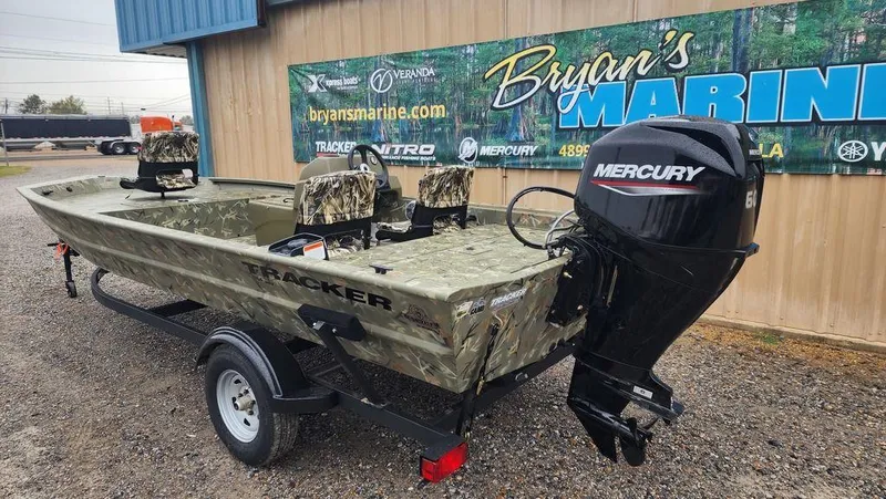 Slide: The Image of 2025 Tracker GRIZZLY® 1754 SC boat with Mercury engine at Bryan's Marine dealership. - 7