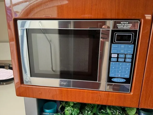 Slide: The Image of Haier microwave in a 2008 Formula 350 Sun Sport yacht. - 19
