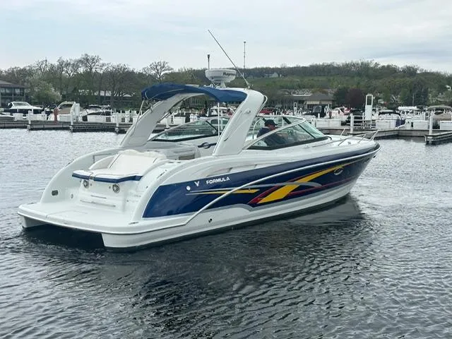 Slide: The Image of 2008 Formula 350 Sun Sport boat on water. - 3