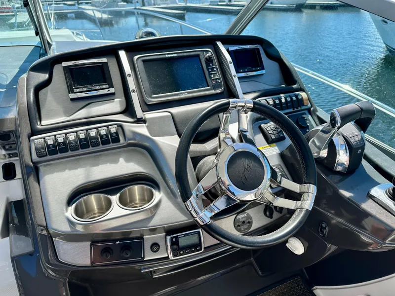 Slide: The Image of Monterey 335 Sport Yacht 2015 - 11