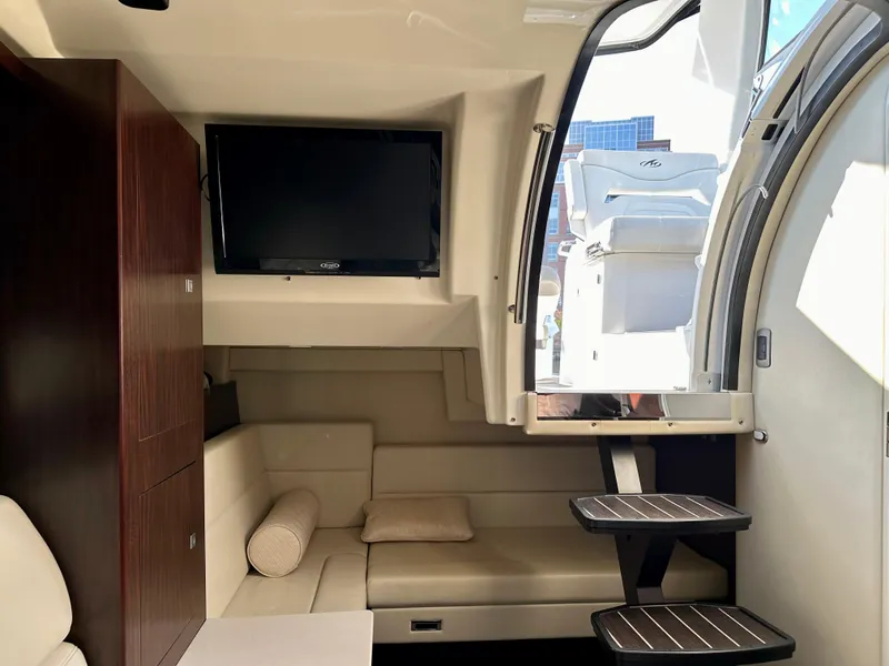 Slide: The Image of Monterey 335 Sport Yacht 2015 - 21