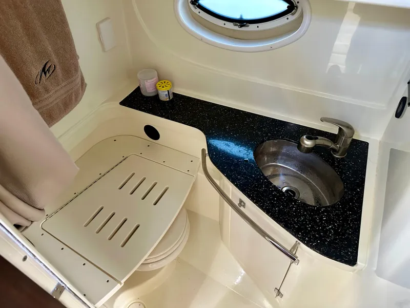 Slide: The Image of Monterey 335 Sport Yacht 2015 - 33