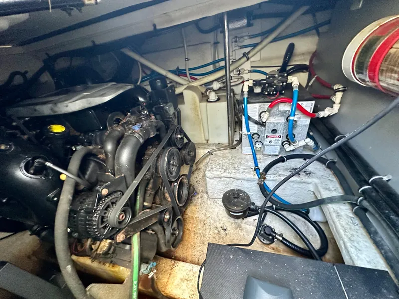 Slide: The Image of Monterey 335 Sport Yacht 2015 - 38