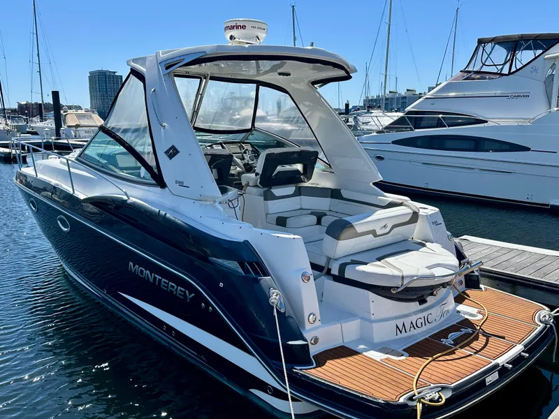 Slide: The Image of Monterey 335 Sport Yacht 2015 - 44