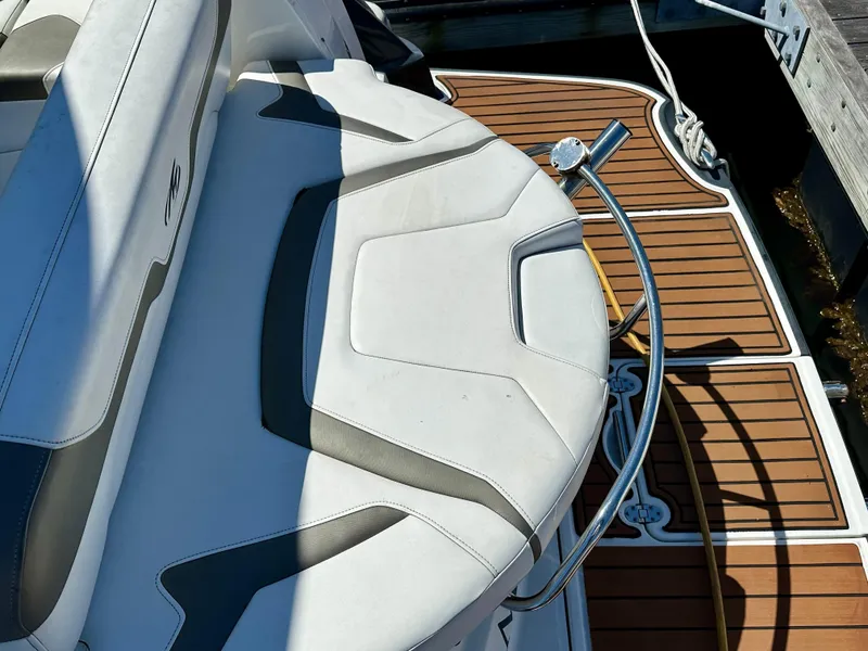 Slide: The Image of Monterey 335 Sport Yacht 2015 - 45