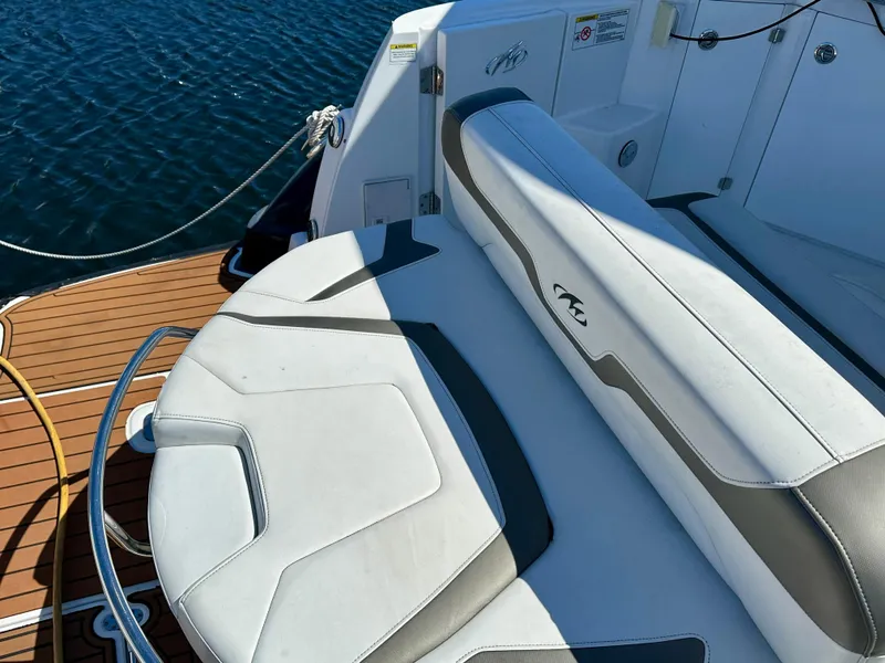 Slide: The Image of Monterey 335 Sport Yacht 2015 - 46