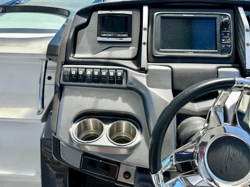 Slide: The Image of Monterey 335 Sport Yacht 2015 - 9