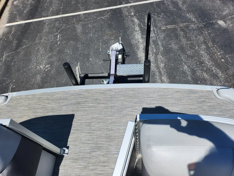 Slide: The Image of 2020 Bennington SX 22 SSRCX pontoon boat on trailer, top view. - 22