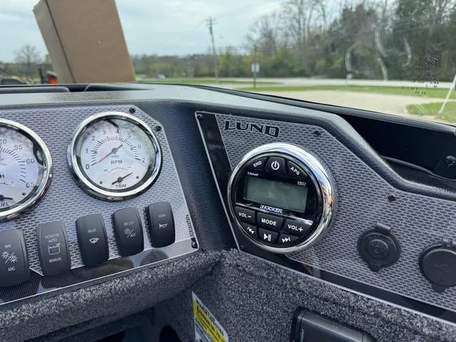 Slide: The Image of Lund 1775 Adventure Sport 2024 - 6