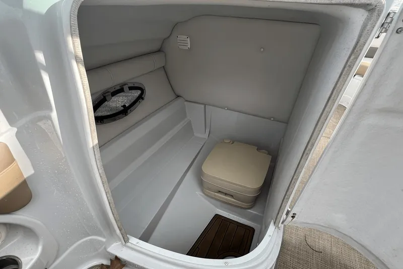 Slide: The Image of Crownline Boats Eclipse E4 2014 - 19