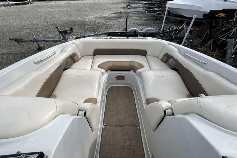 Slide: The Image of Crownline Boats Eclipse E4 2014 - 20