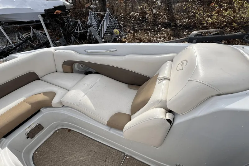 Slide: The Image of Crownline Boats Eclipse E4 2014 - 23