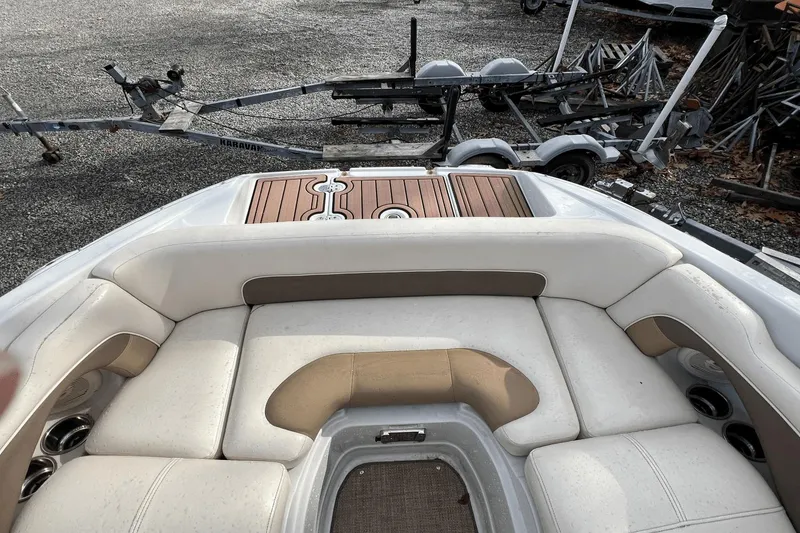 Slide: The Image of Crownline Boats Eclipse E4 2014 - 26